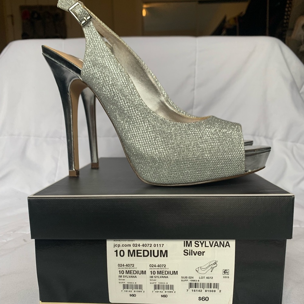 Cute Silver Sparkly I.Miller Heels